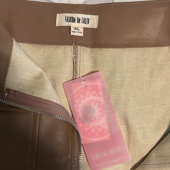 Women’s Skirt - Picture 2 of 2